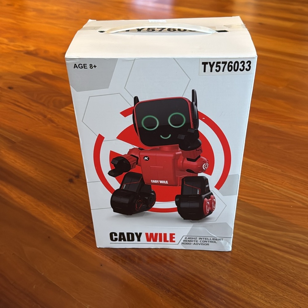 JJR/C Cady Wile 2.4GHZ Intelligent Remote Control Robot Advisor Red New in Box
